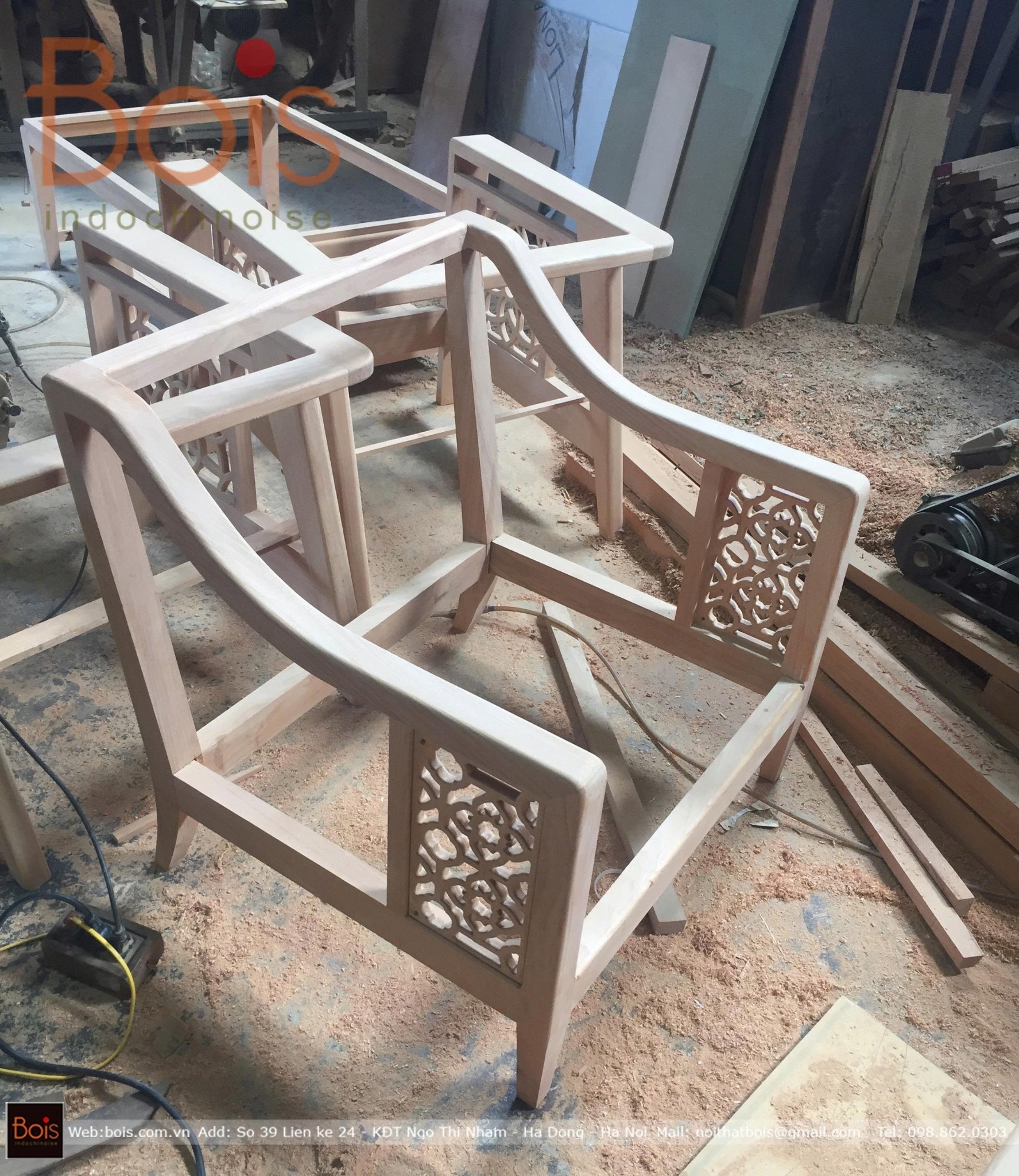 Khung ghế gỗ đang được gia công tại xưởng