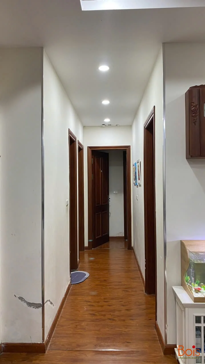 Hành lang ở thời điểm khảo sát, trước khi được cải tạo.